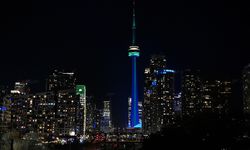 Toronto'daki CN Kulesi 'İslamofobiye Karşı' aydınlatıldı