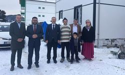 Müftülük evi yanan aileye yuva kurdu