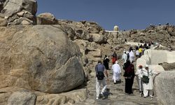 Umreciler, vahyin kalbi Hira'da