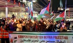 İsveç'te yılbaşı kutlamasını iptal edip Filistin'e destek gösterisi düzenlediler