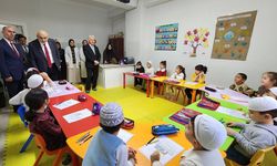 Şahin, Kumluca'da miniklerle bir araya geldi