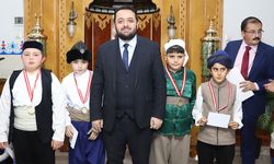 Sivas'ta geleneksel okçuluk yarışmalarında dereceye giren sporcular ödüllendirildi