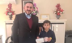 Biriktirdiği harçlıklarını Filistin için bağışladı