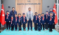 Kahta Kaymakamı Soysal, izcileri makamında kabul etti