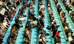 Dünyada Ramazan ayının ilk teravih namazı kılındı