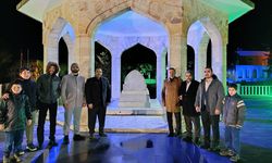 Yunus Emre'nin huzurunda irfan sohbetleri