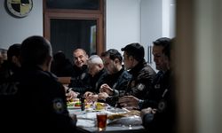 Ankara'da polisler ilk sahurunu mesai başında yaptı