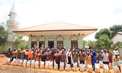 TDV, Tanzanya'da ihtiyaç sahibi ve yetimleri sevindirdi