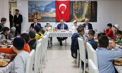 Bilecik Valisi Sözer, hafızlarla iftarda buluştu