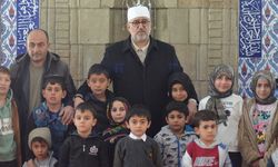 Müftü Karadeniz, çocuklarla camide buluştu