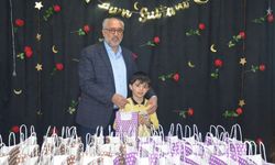 Ardahan'da çocuklara hediye dağıtıldı