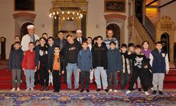 Balıkesirli gençler teravih namazında buluştu