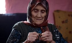 Asırlık çınar: Tespih çekerek günüm geçer