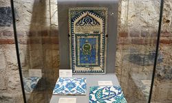 "Osmanlı Sultanlarının Sevdası: Kutsal Emanetler" sergisi Rami Kütüphanesi'nde açıldı