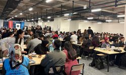 Tarsus'ta üniversiteli öğrenciler iftarda buluştu