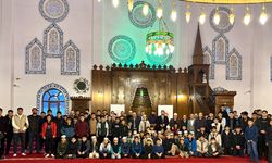 İpekyolu'nda gençler camide ramazan sevinci yaşadı