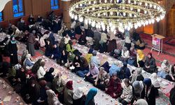Edremit'te gençler iftar sofrasında buluştu