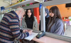 Kütahya’da "zimem defteri" geleneğiyle öğrenciler borçları sildi, erzak dağıttı