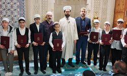 Aziziye'de hafızlar belge aldı