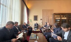 Beyoğlu’nda mesai kitapla başlıyor