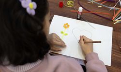 Devlet korumasındaki çocuklar, Diyanet Gençlik Merkezi'nde sanatsal etkinliklerle gelişiyor