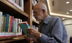 "Kitap kurdu" 76 yaşındaki emekli terzi gençlere örnek oluyor