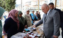 Karabük'te "İki İnsan Bir Hayat" çarşısı açıldı