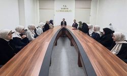 Umreden dönen hafızlardan Kaymakama teşekkür ziyareti