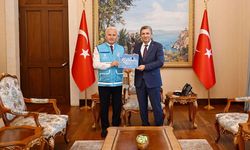 Vali Şahin ve eşi, kurban vekaletini TDV’ye verdi