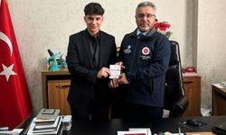 Hafız genç ilk kurbanını Filistinli kardeşleriyle paylaştı