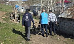 TDV, Karlıova'da giyim yardımı yaptı