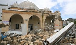 Şanlıurfa'da fırtına minare yıktı
