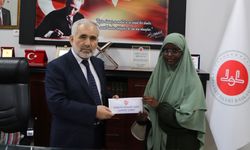Cibutili iki kız kardeş 5 ayda hafız oldu