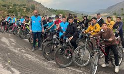 Çelikhan'da gençler kardeşliğe pedal çevirdi