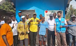 Manisalı hayırseverler Sierra Leone'de su kuyusu açtı