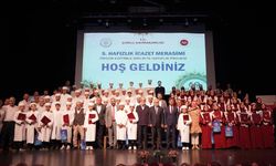 Çorlu'da örgün eğitimle birlikte hafız olan 69 öğrenci icazet sevinci yaşadı