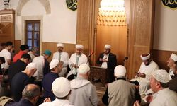 Tarihi Meydan Camii'nde hatimli sabah namazı geleneği sürüyor