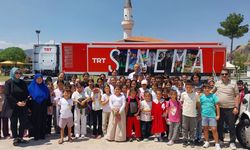 TRT Sinema Tırı, Osmancık'ta çocuklarla buluştu