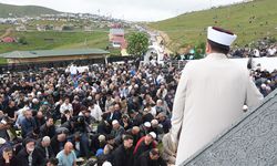 1800 rakımda cuma kıldılar