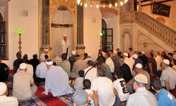 Balıkesir’de aileler sabah namazında buluştu