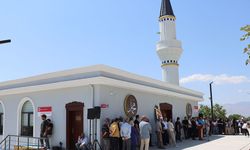 Erzincan'da hayırseverin yaptırdığı cami açıldı