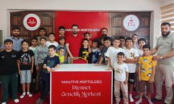 Gençlik merkezinde "kahvaltı sohbeti"nde buluştular