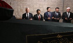 Pir Ahi Evran Veli dualarla anılıyor