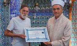 75 yaşında Müslüman oldu