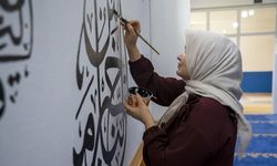 Kadınlar hat sanatını cami ve mescit duvarlarına taşıdı