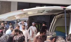 Pakistan'da cami yakınında bombalı saldırı