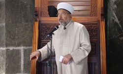 Başkan Arpaguş, Erzurum Ulu Camii'nde hutbe irad etti