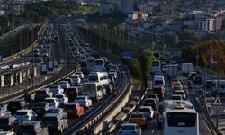 Okullar açıldı, sabah trafiği yoğunlaştı