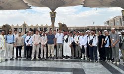 Umre ödüllü gençler Medine-i Münevvere’de