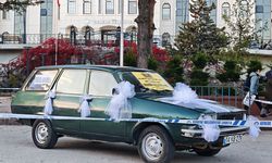 Cami inşasına destek için 44 yıllık otomobilini bağışladı